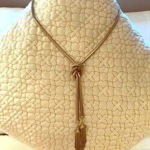 🌟 Kendra Scott gold necklace